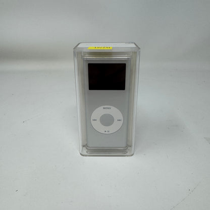 New Apple iPod Nano 2nd Gen 4GB Silver A1199