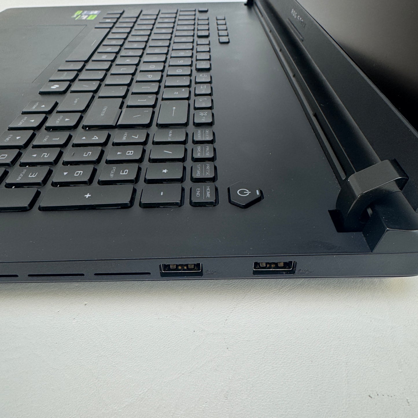 Asus ROG Strix Scar 18 G835L 18" Core Ultra 9 275HX 64GB RAM 2TB SSD RTX 5090