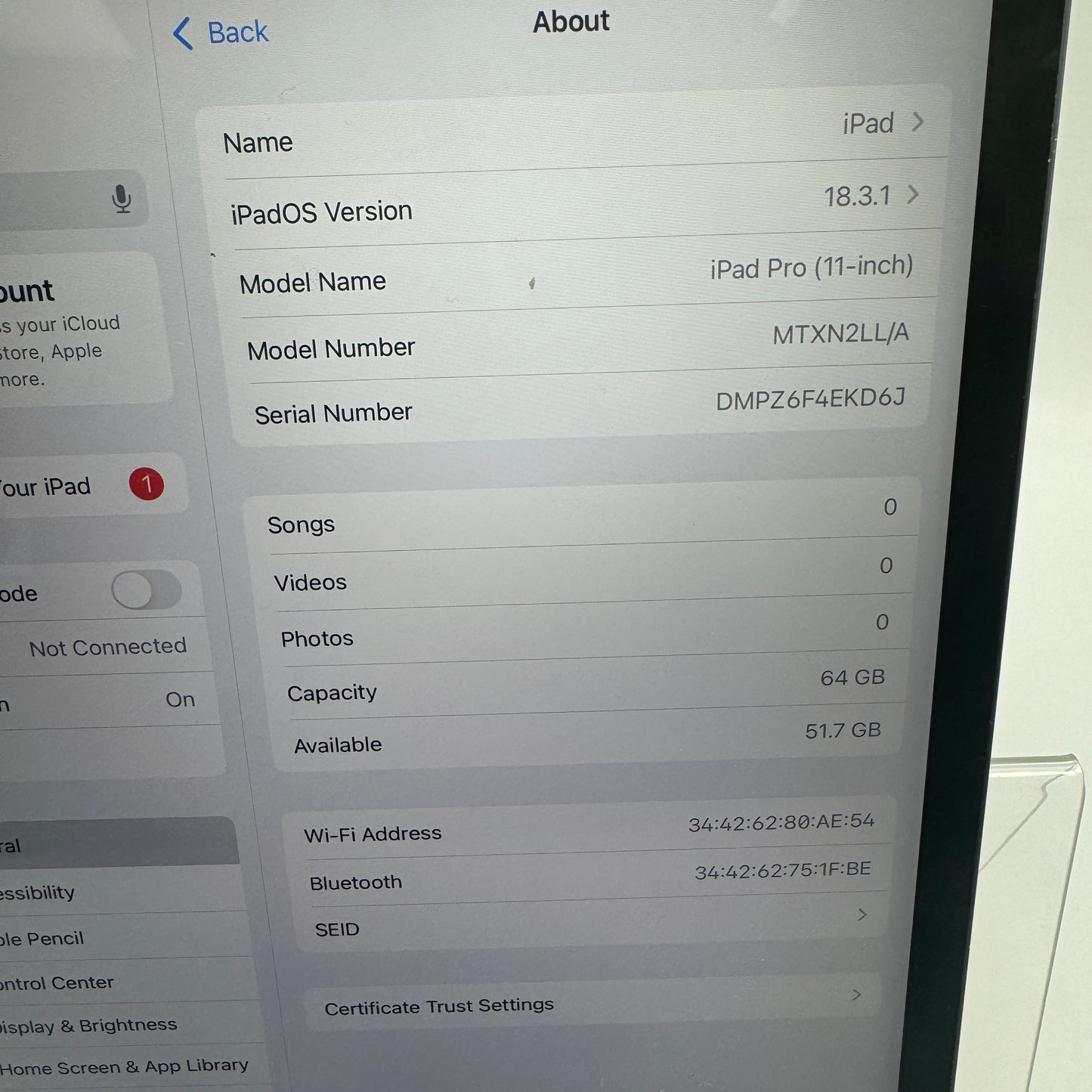WiFi Only Apple iPad Pro 11" 1st Gen 64GB 14.4 Space Gray MTXN2LL/A