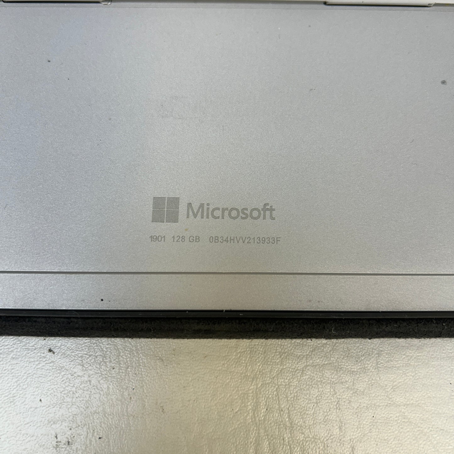 Microsoft Surface Laptop Go 2 1901 10.5" Pentium 4425Y 1.10Ghz 8GB RAM 128GB SSD