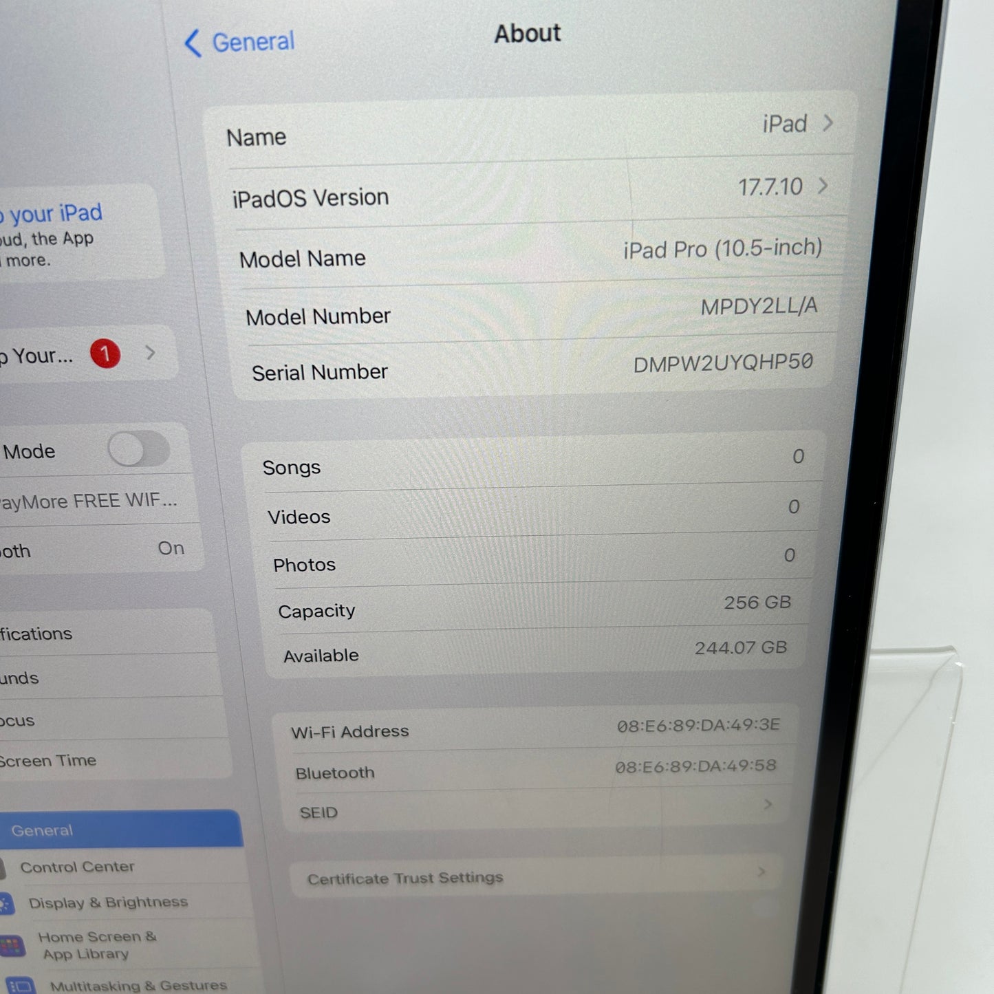 WiFi Only Apple iPad Pro 10.5" 256GB Space Gray MPDY2LL/A