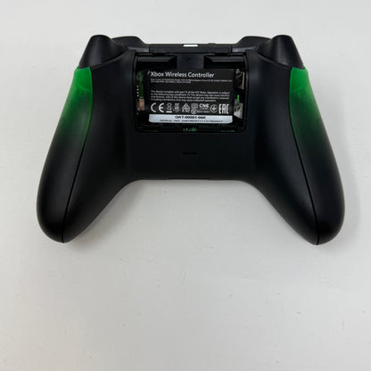 Razer Xbox Wireless Controller & Charging Stand RZ87-04720400-B3U1