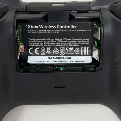 Razer Xbox Wireless Controller & Charging Stand RZ87-04720400-B3U1