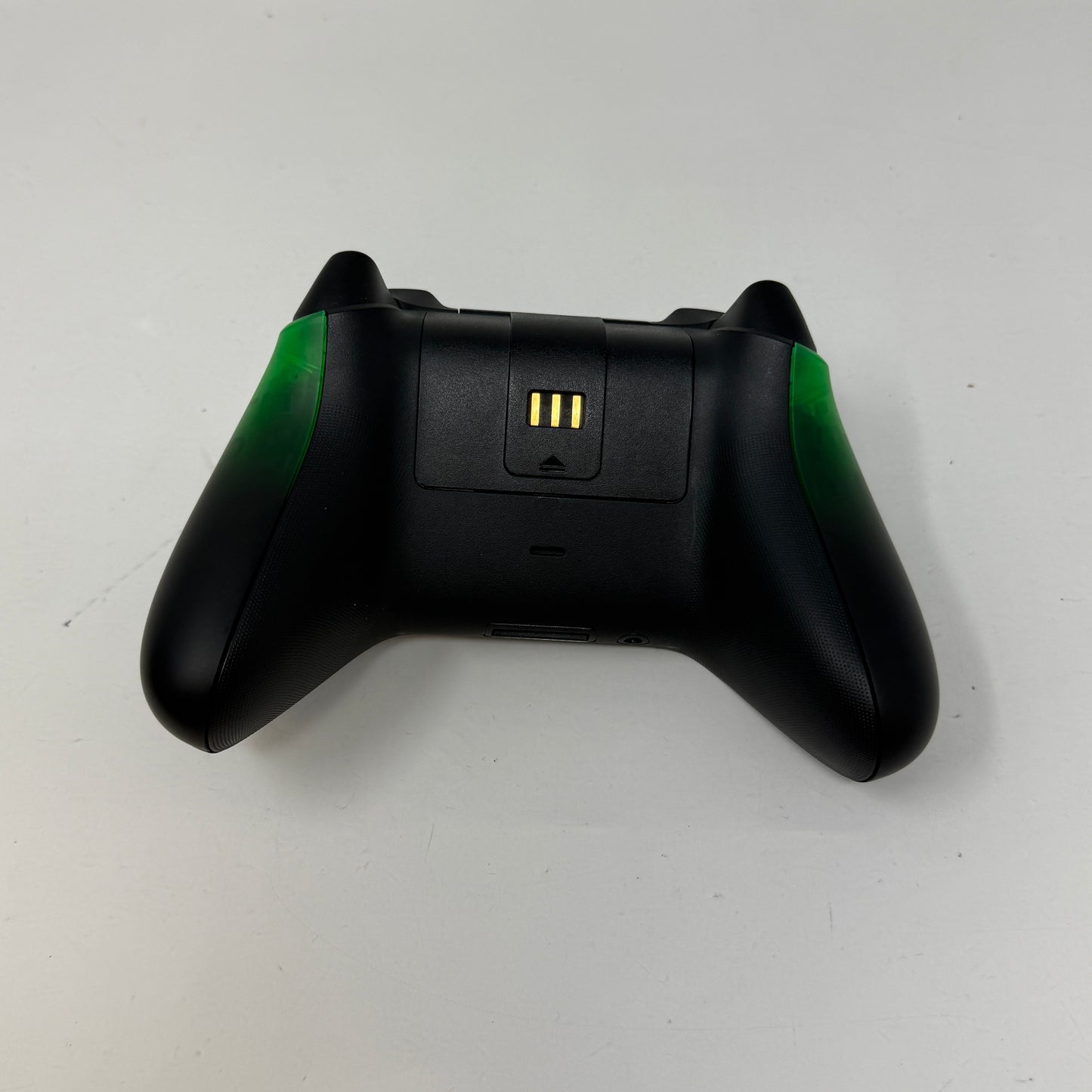 Razer Xbox Wireless Controller & Charging Stand RZ87-04720400-B3U1