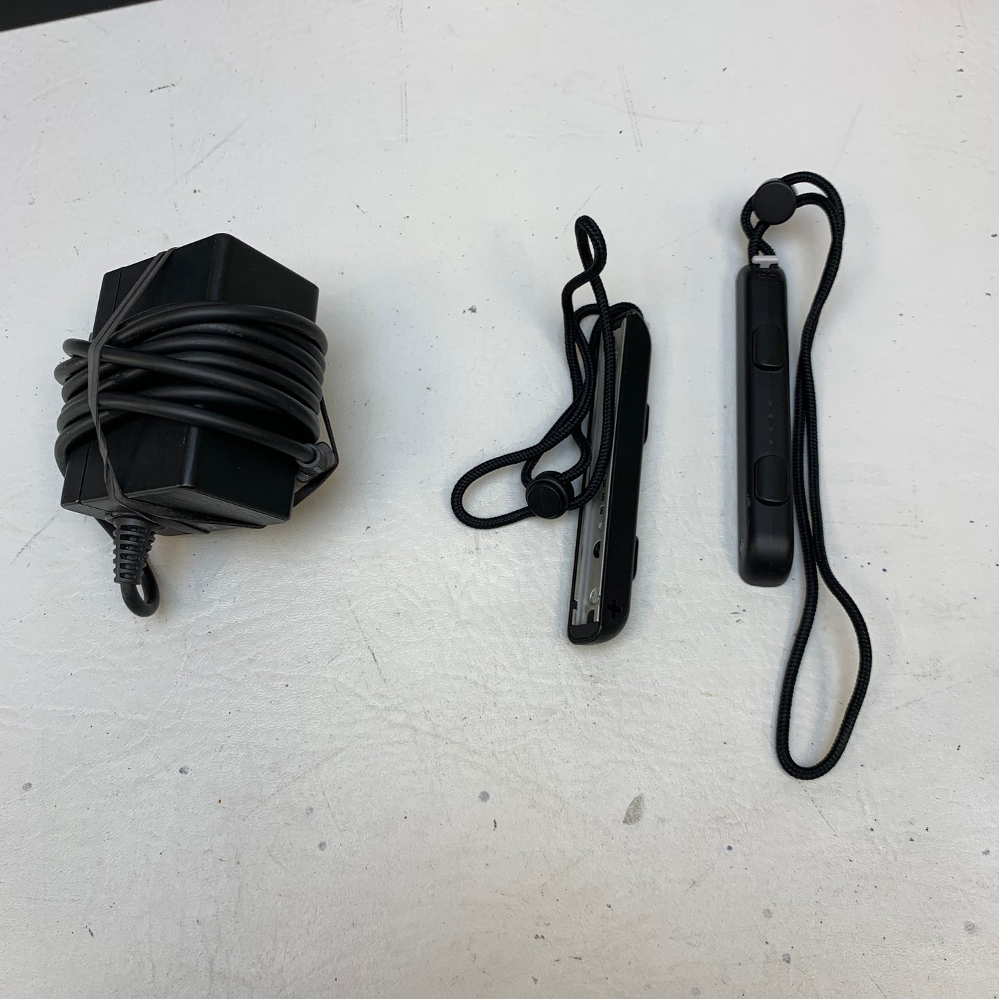 Nintendo Switch v2 Console Gaming System HAC-001(-01)  Red/Blue