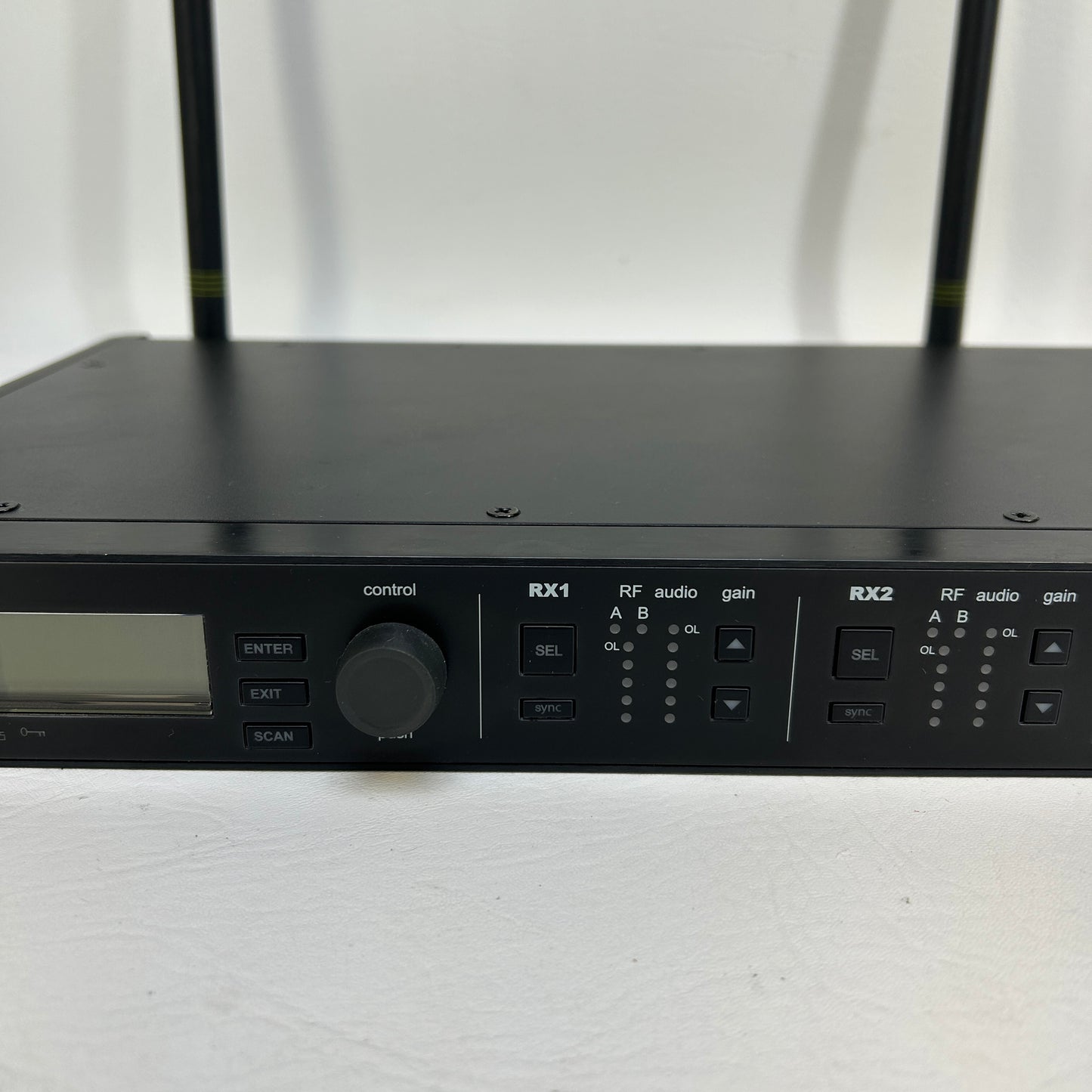 Shure ULXD4D Dual-Channel Digital Wireless Receiver ULXD4D
