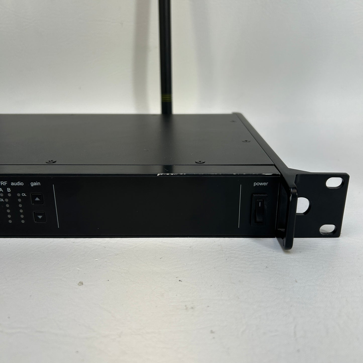 Shure ULXD4D Dual-Channel Digital Wireless Receiver ULXD4D