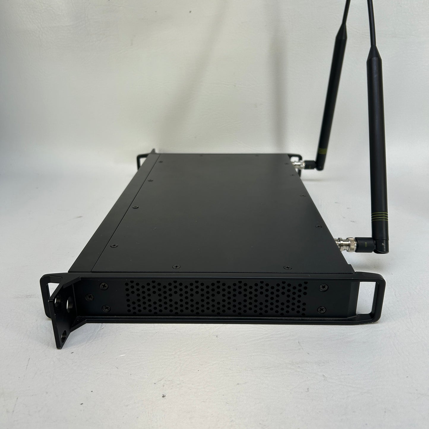 Shure ULXD4D Dual-Channel Digital Wireless Receiver ULXD4D