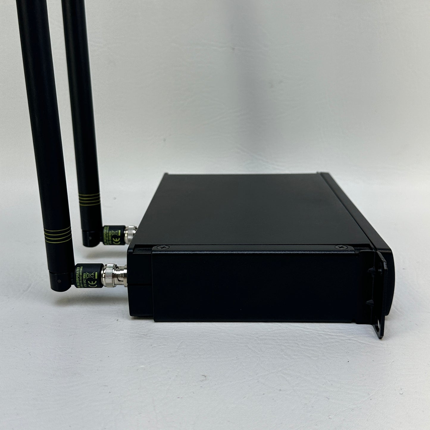 Shure ULXS4=-M1 Wireless Microphone Receiver M1 Band Diversity UHF Rack Mount