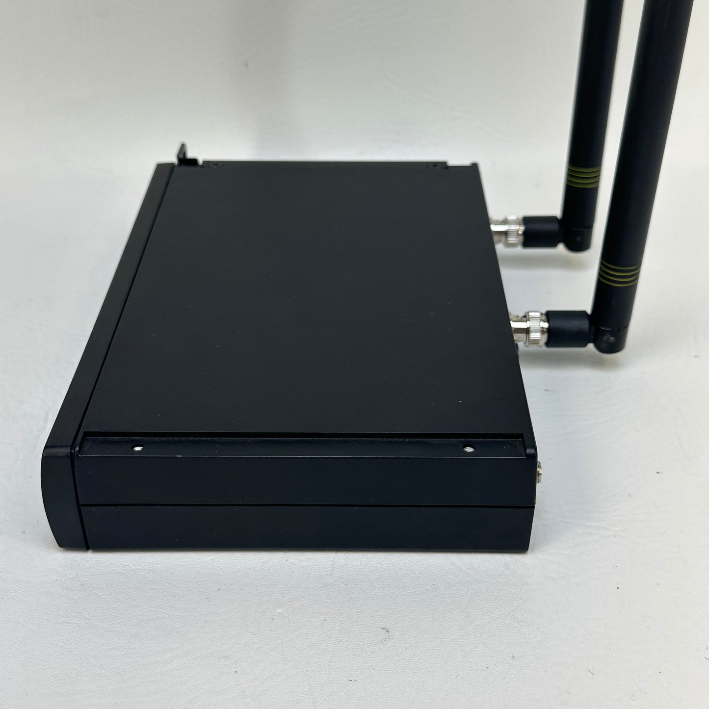 Shure ULXS4=-M1 Wireless Microphone Receiver M1 Band Diversity UHF Rack Mount