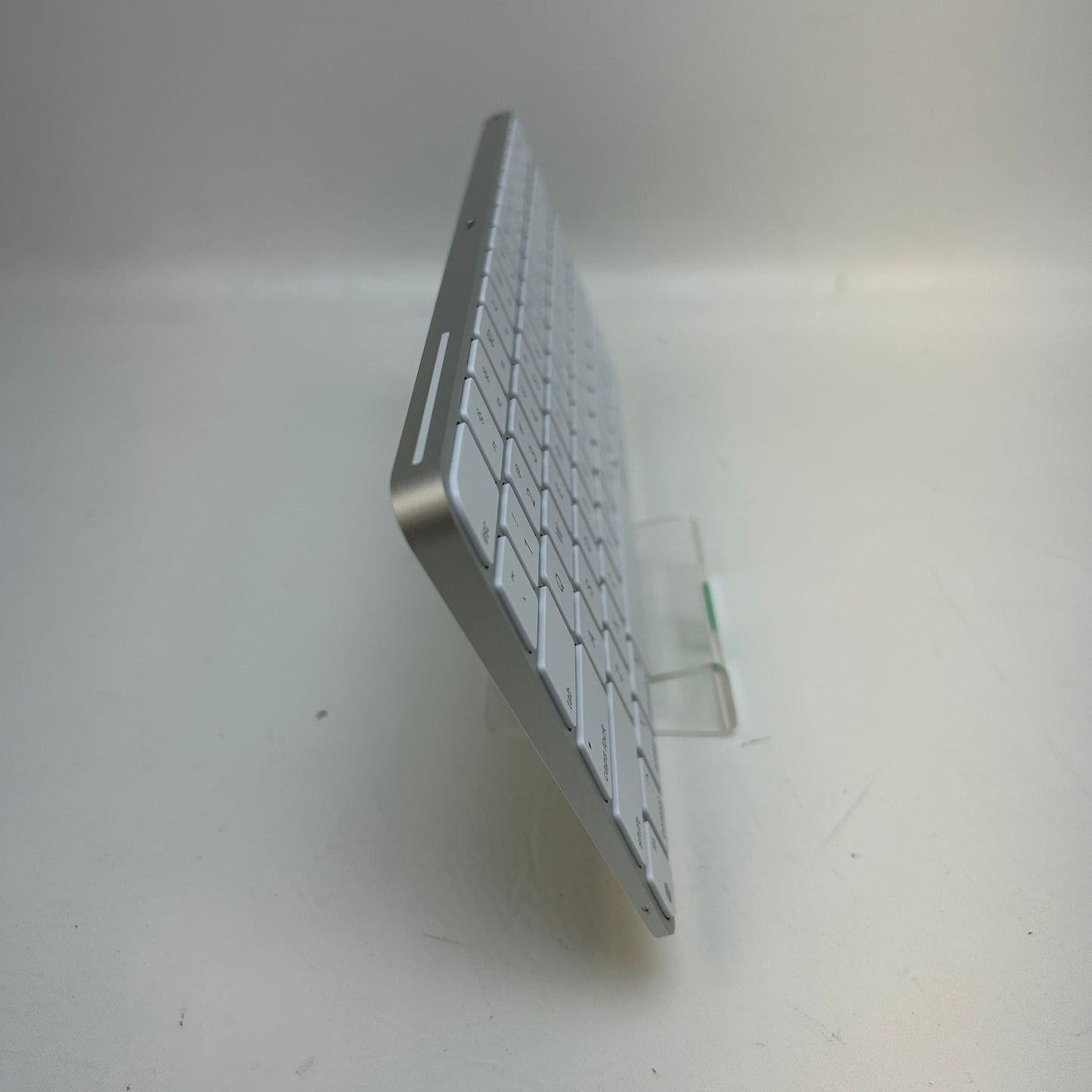 Apple Magic Keyboard Wireless Bluetooth A2450