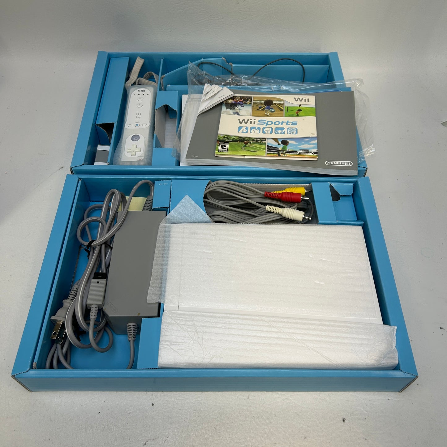 Nintendo Wii Console Gaming System RVL-001 White
