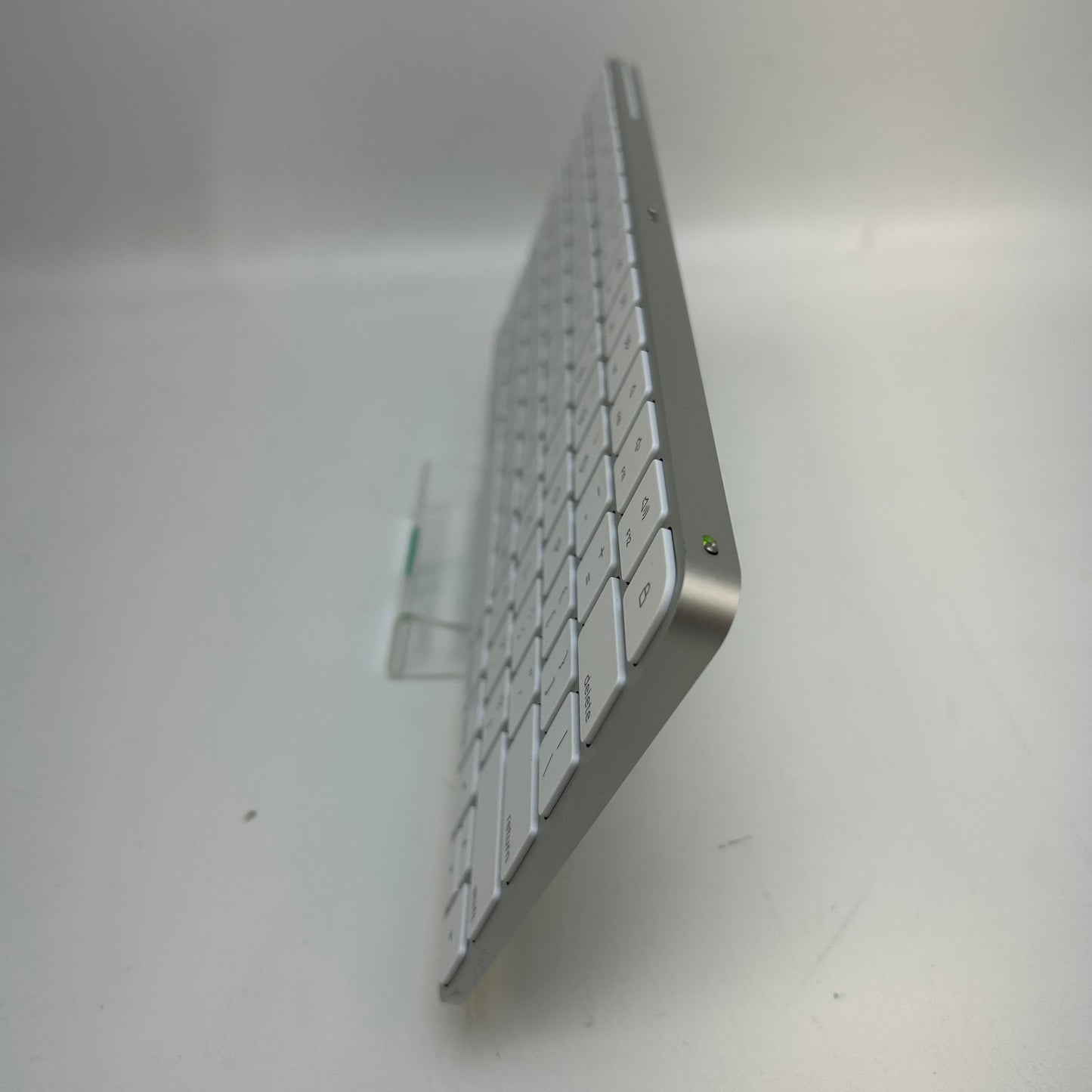 Apple Magic Keyboard Wireless Bluetooth A2450