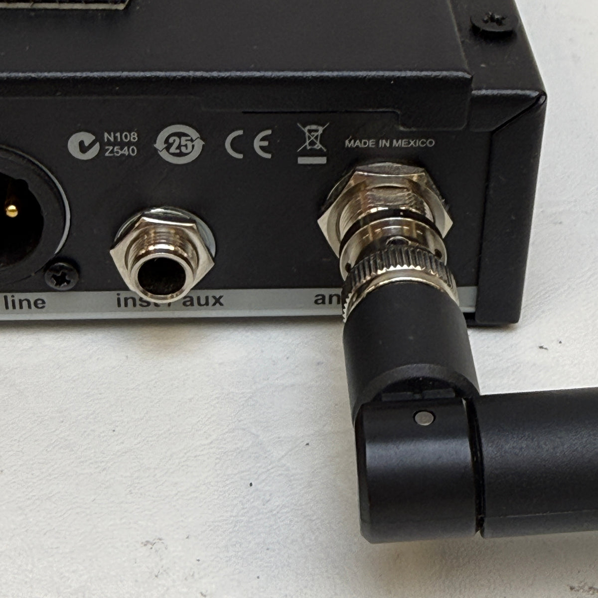 Shure Digital Wireless Receiver ULXD4 G50 470-534 MHz Quad-Channel