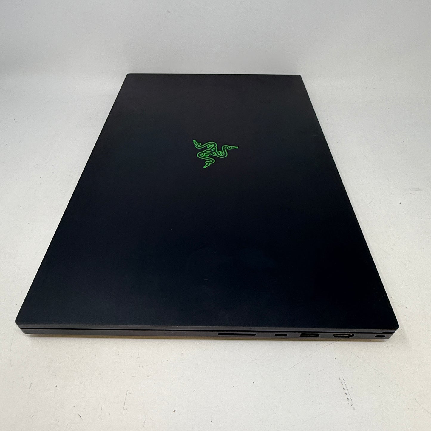 Razer Blade Pro 17 RZ09-0314 17.3" i7-9750H 2.6GHz 32GB RAM 1TB SSD GeForce RTX 