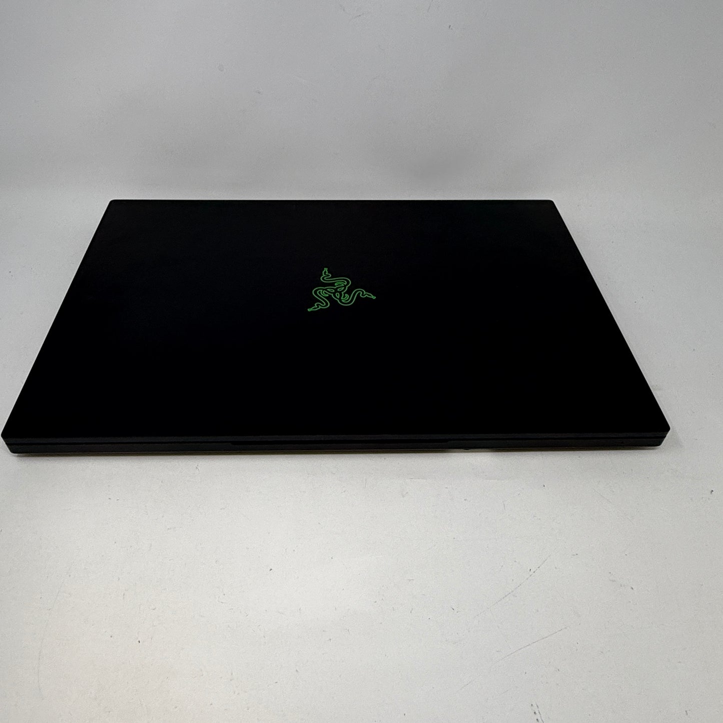 Razer Blade Pro 17 RZ09-0314 17.3" i7-9750H 2.6GHz 32GB RAM 1TB SSD GeForce RTX 