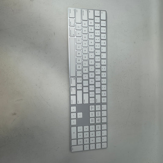 Apple Magic Keyboard with Numeric Keypad Silver Wireless Bluetooth A1843 MQ052LL/A