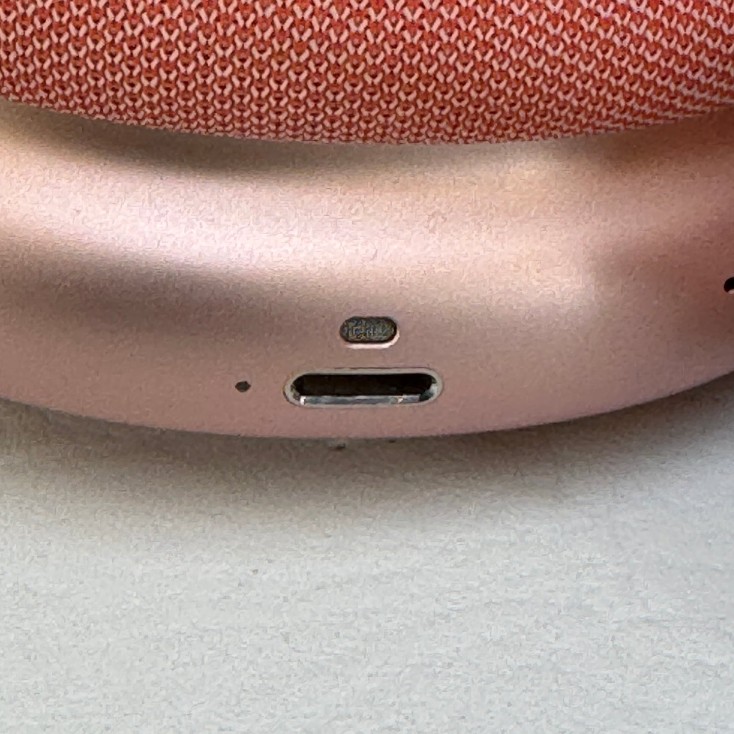 Apple AirPods Max Wireless Over-Ear Headphones Pink MGYM3AM/A