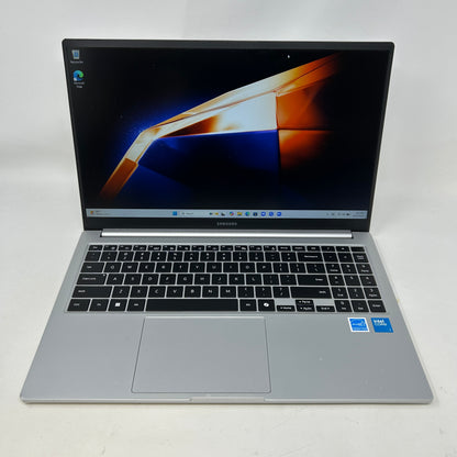 Samsung Galaxy Book4 7MGK9JBP 15.6" Athlon Gold 3150U 1.8GHz 16GB RAM 512GB SSD