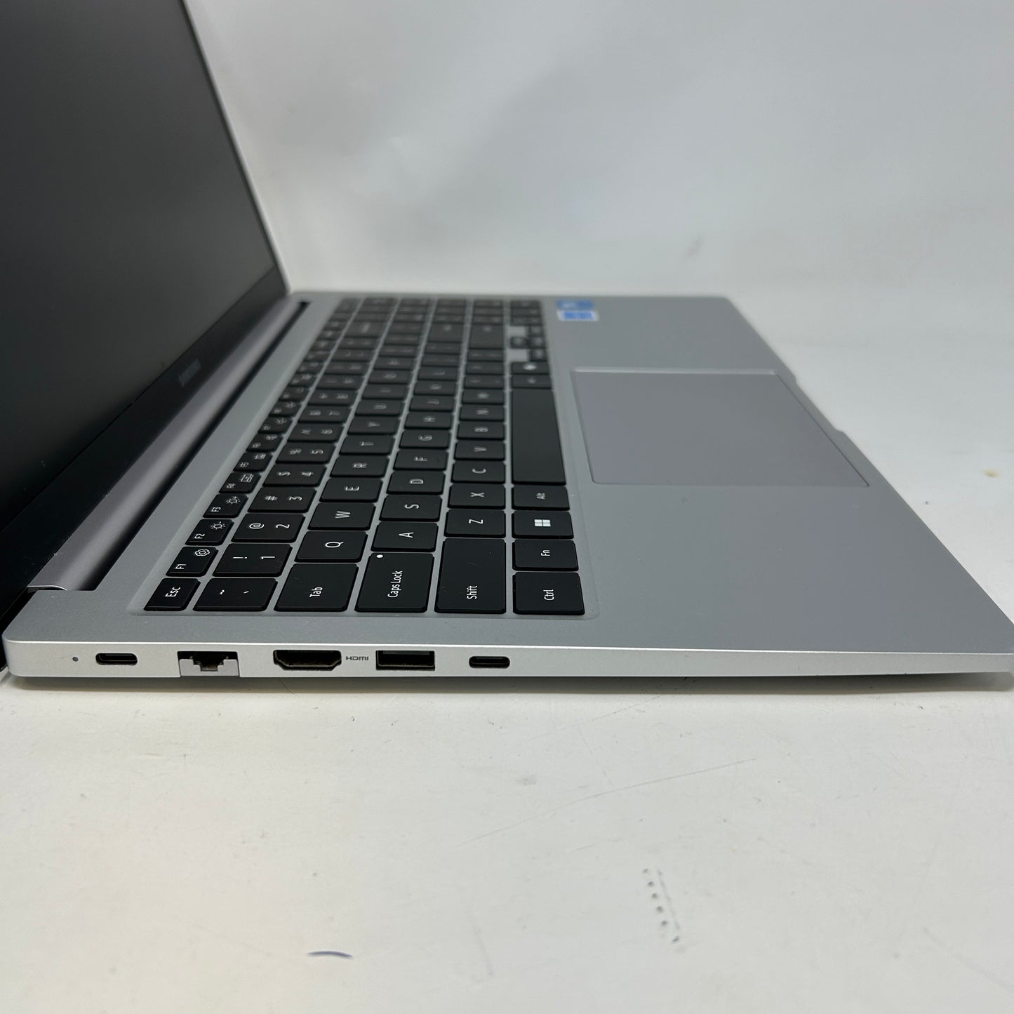 Samsung Galaxy Book4 7MGK9JBP 15.6" Athlon Gold 3150U 1.8GHz 16GB RAM 512GB SSD