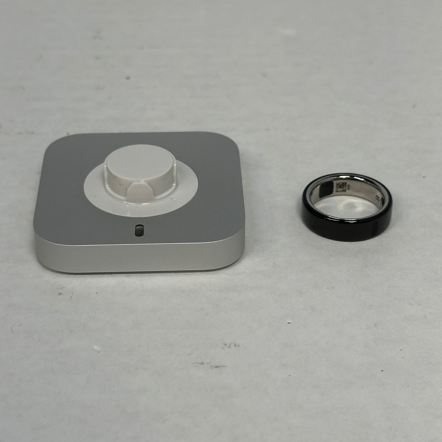 Oura Ring Gen 5 Size 8 Black Smart Ring Activity Tracker JZ90-54144-08