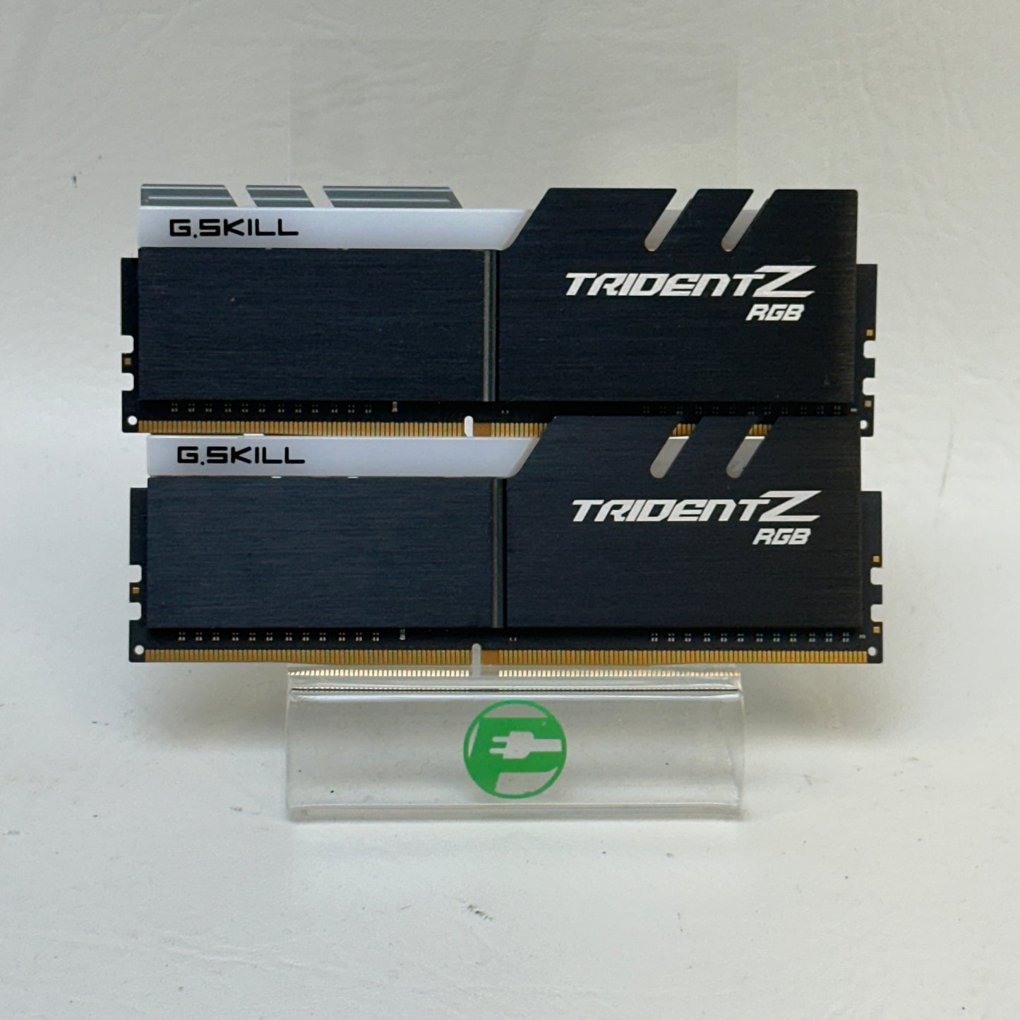 G.Skill TridentZ RGB Series 16GB (2x8GB) RAM DDR4 3200MHz F4-3200C16S-8GTZR