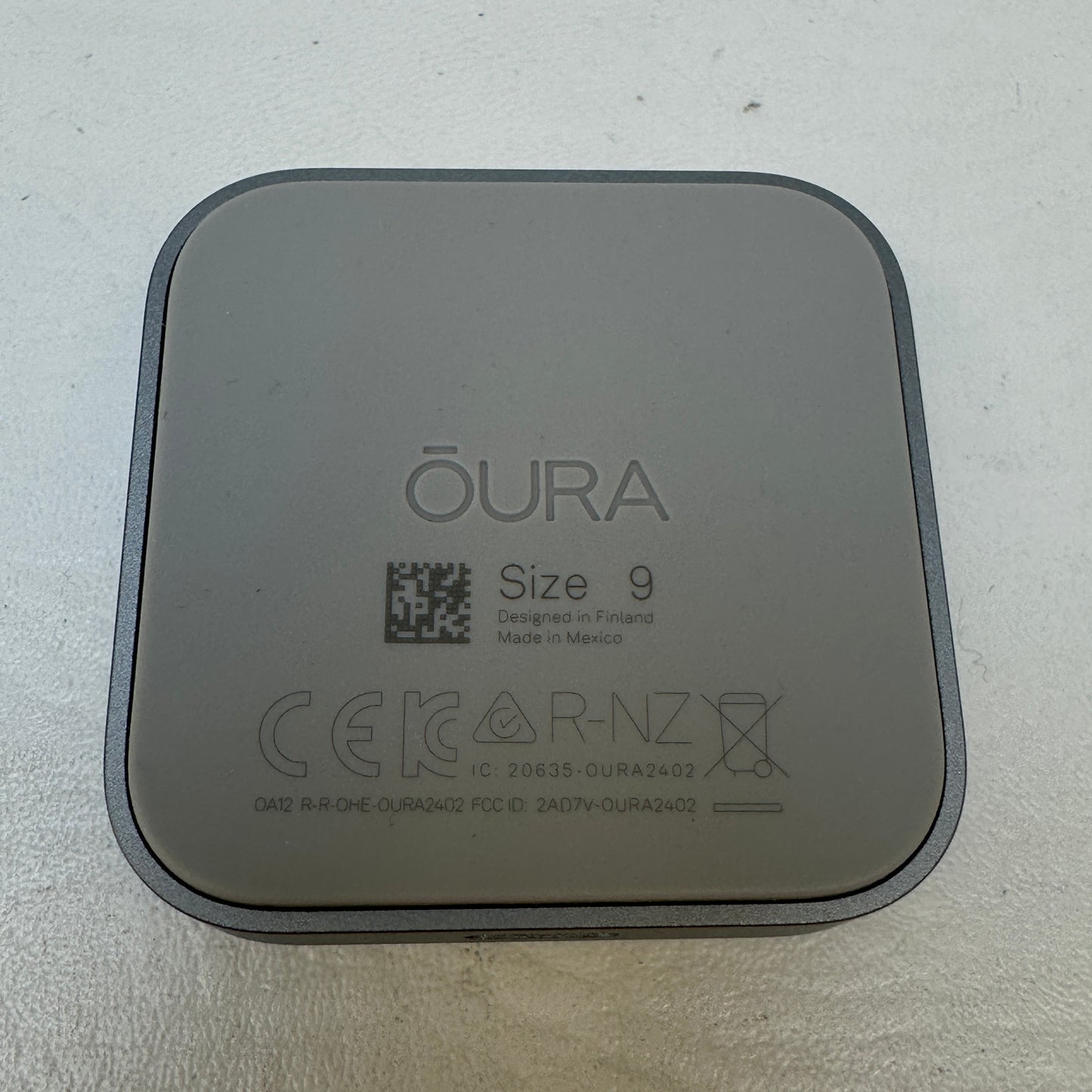Oura Smart Ring 4 Size 9 Silver JZ90-54217-09 Titanium