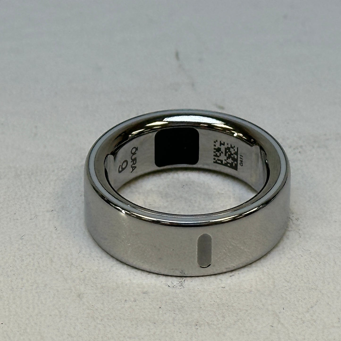 Oura Smart Ring 4 Size 9 Silver JZ90-54217-09 Titanium