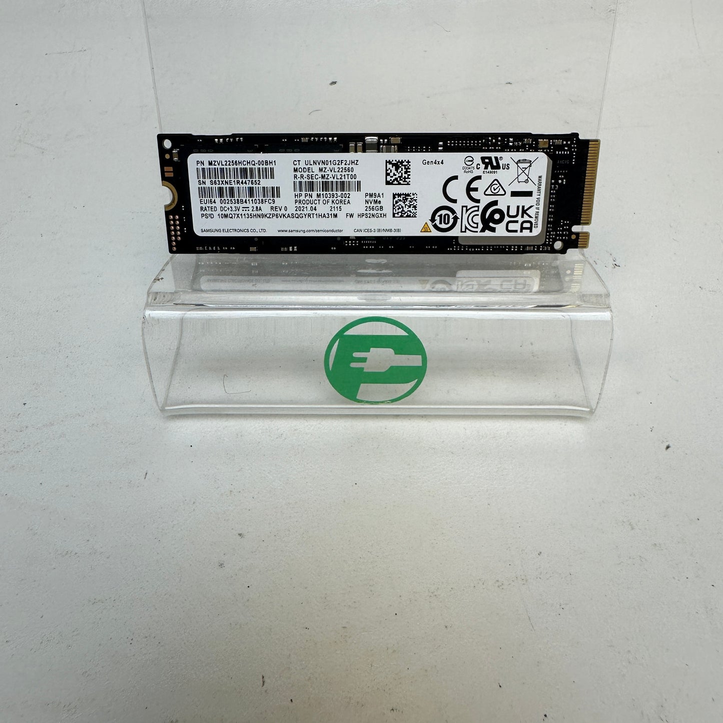 Samsung M.2 2280 MZ-VL22560 256GB Gen4 x4 NVMe SSD ULNVN01G2F2JHZ