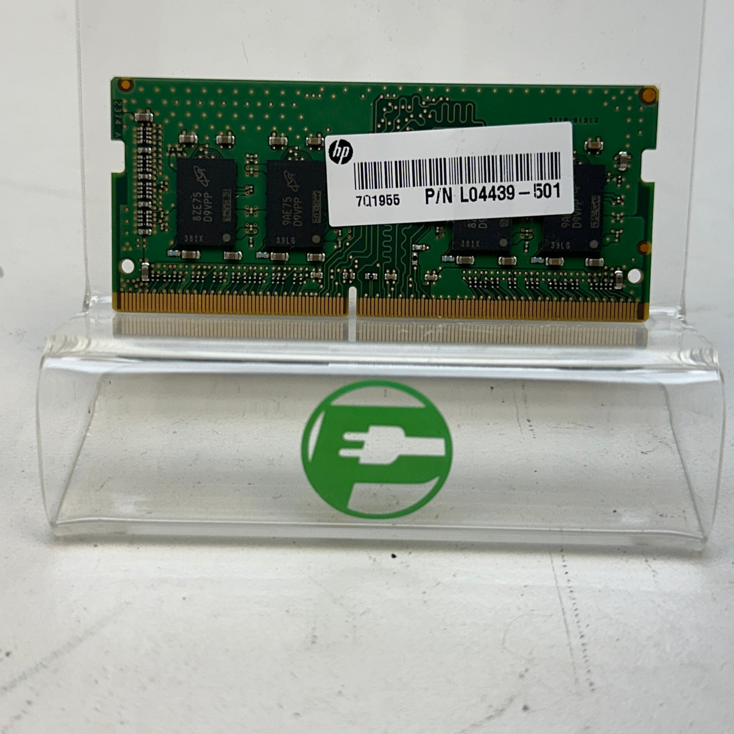 Micron PC4-2666V-SA2-11 8GB (1x8GB) RAM DDR4 2666MHz MTA8ATF1G64HZ-2G6E1