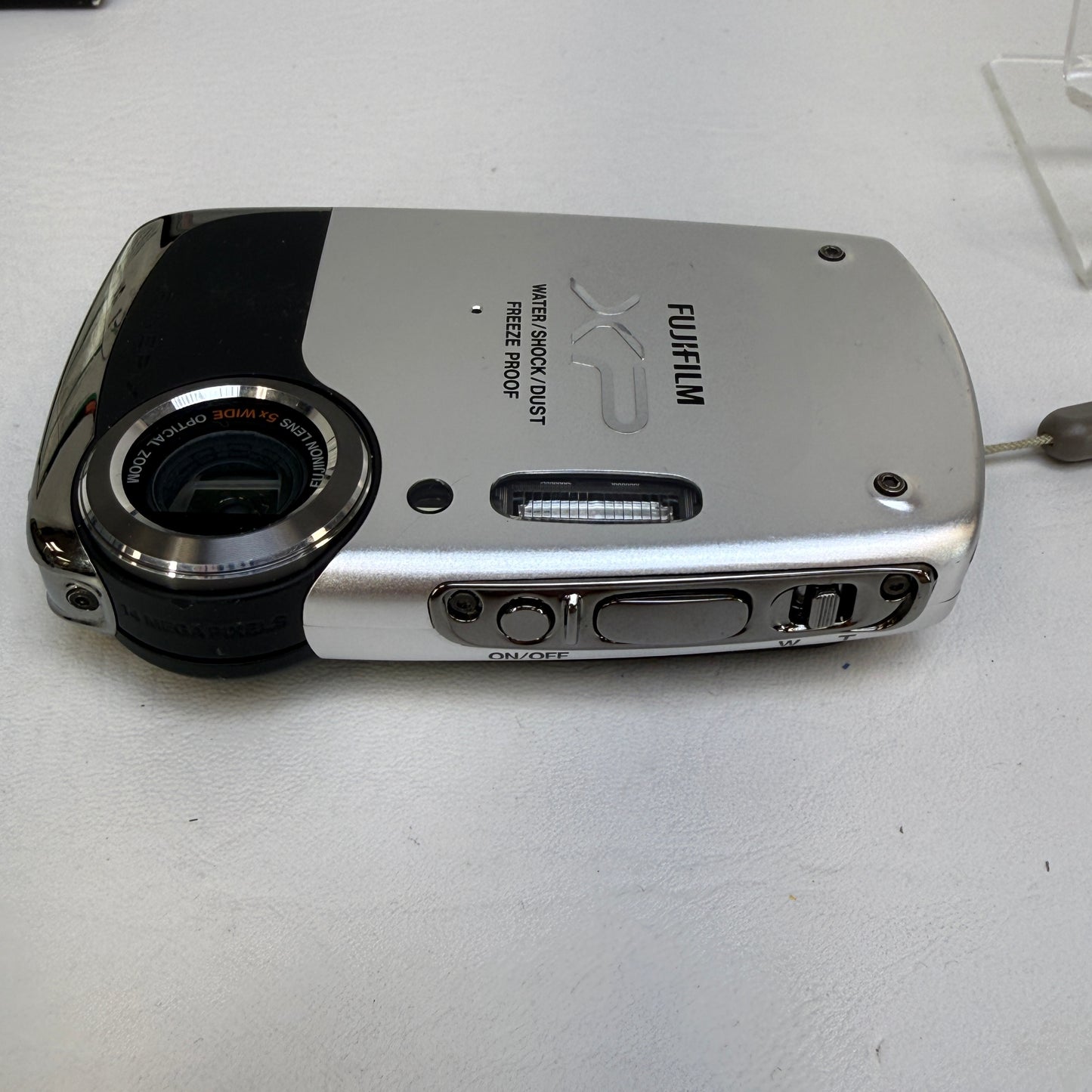Fujifilm FinePix XP20 14.2MP Compact Digital Camera Silver
