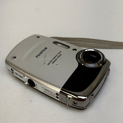 Fujifilm FinePix XP20 14.2MP Compact Digital Camera Silver