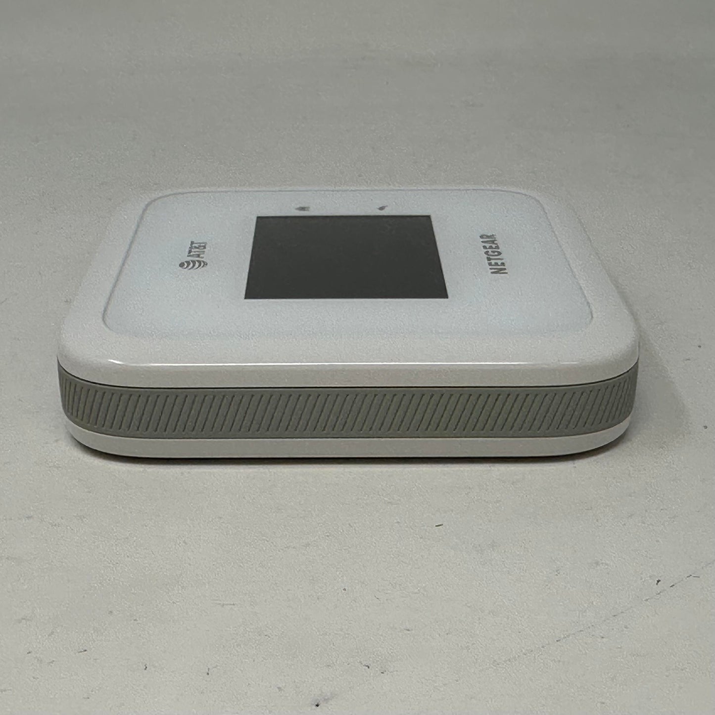 Netgear MR6110 Nighthawk M6 5G WiFi 6 Mobile Hotspot Router
