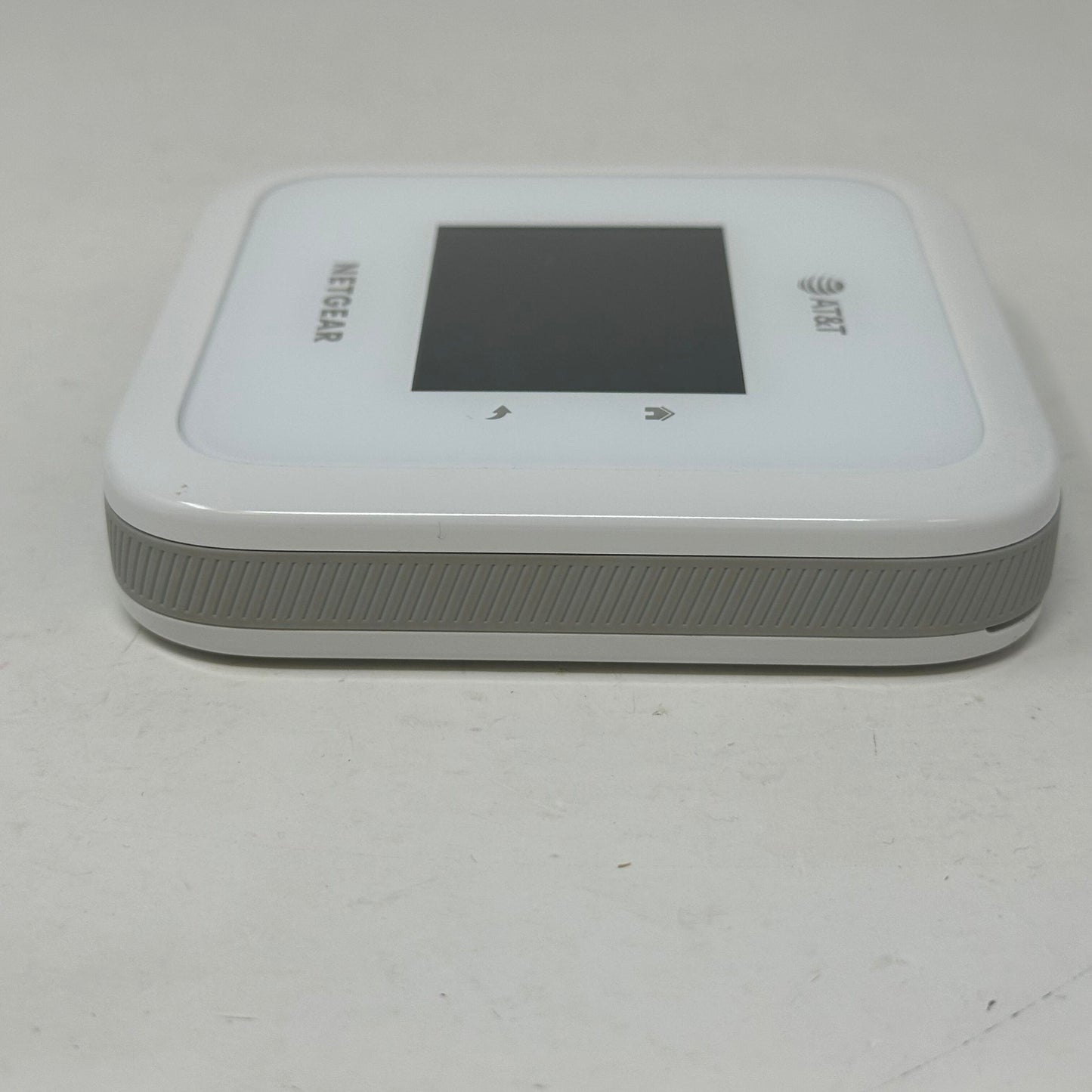 Netgear MR6110 Nighthawk M6 5G WiFi 6 Mobile Hotspot Router