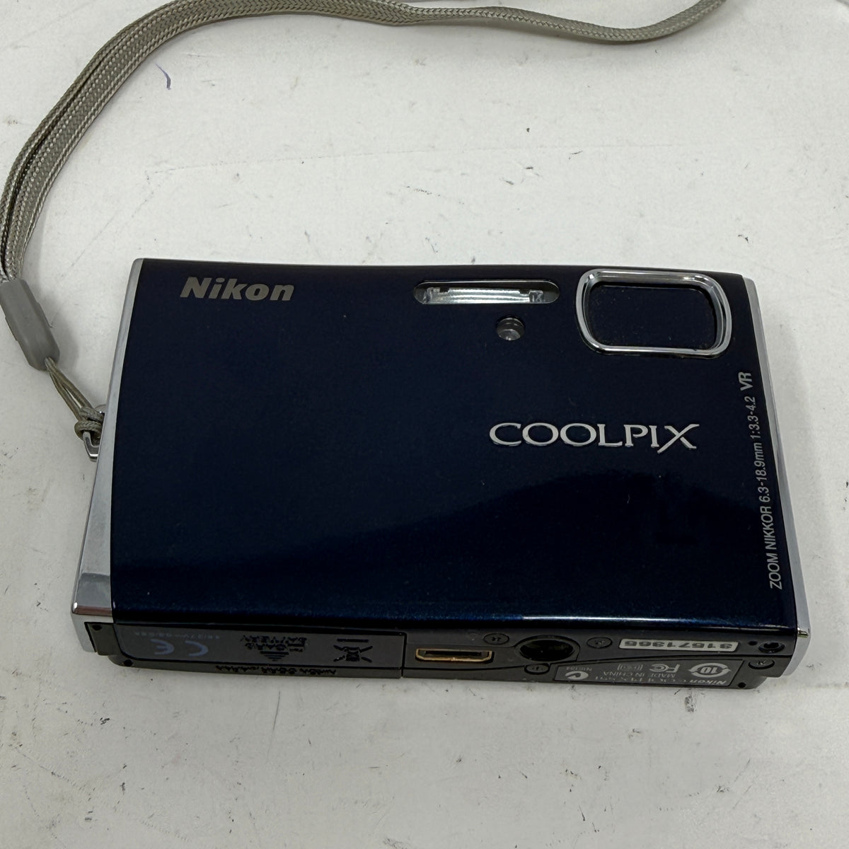 Nikon COOLPIX S51 8.1MP Compact Camera
