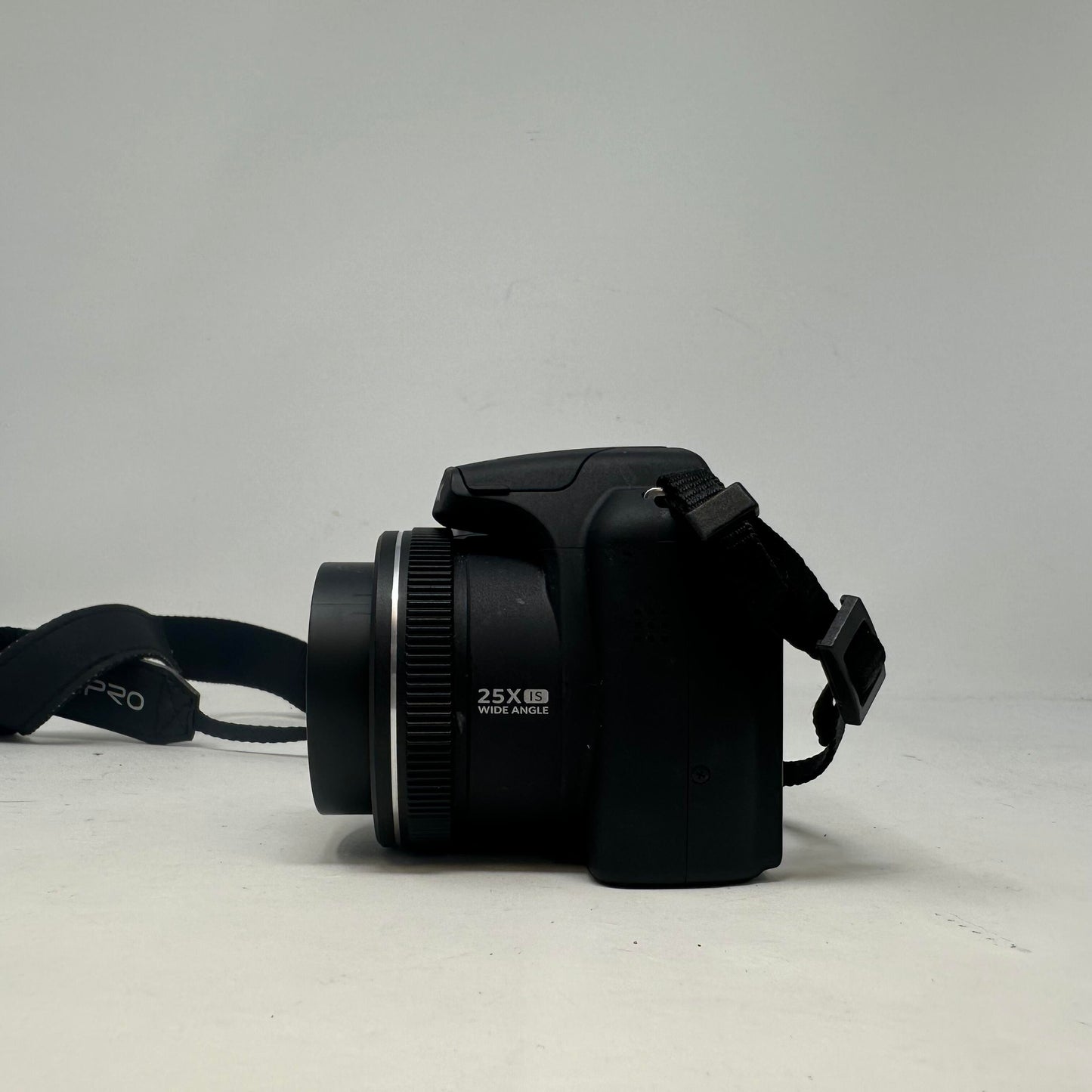 Kodak PIXPRO AZ255 Bridge Digital Camera 16.0 MP 25x Optical Zoom Black