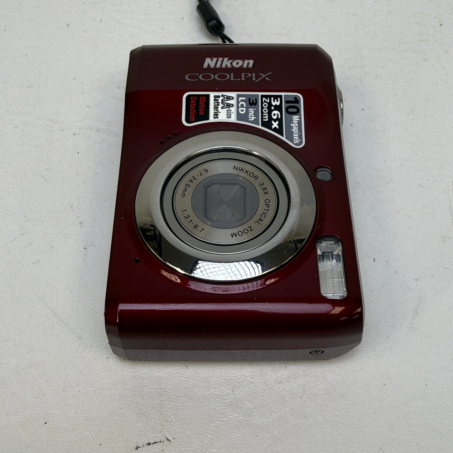 Nikon COOLPIX L20 10.0MP Digital Point And Shoot Camera