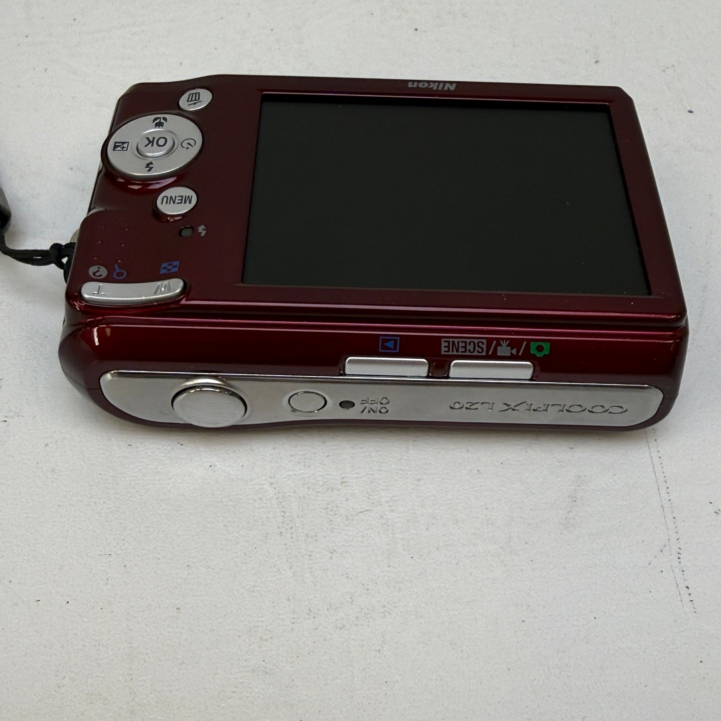 Nikon COOLPIX L20 10.0MP Digital Point And Shoot Camera