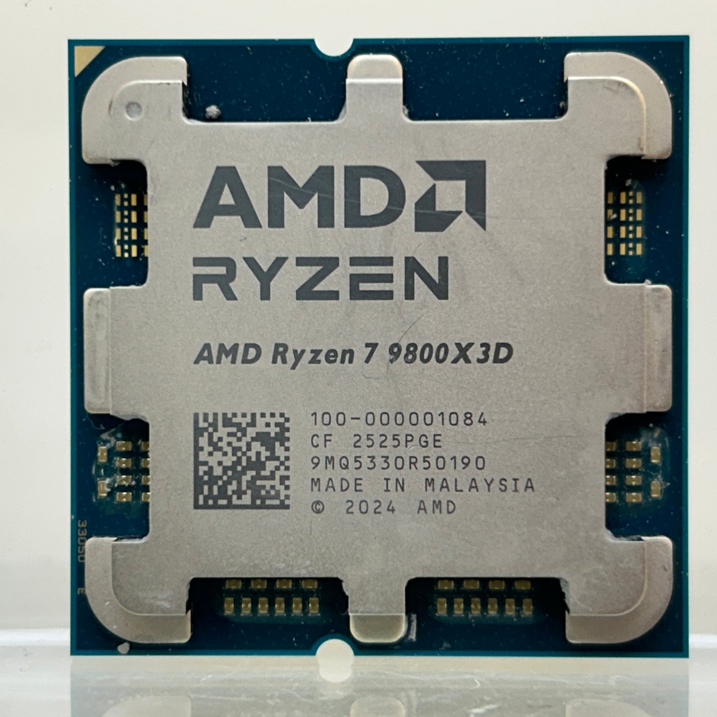 AMD Ryzen 7 9800X3D 4.70 GHz 8 Core 100-000001084 16 Thread AM5