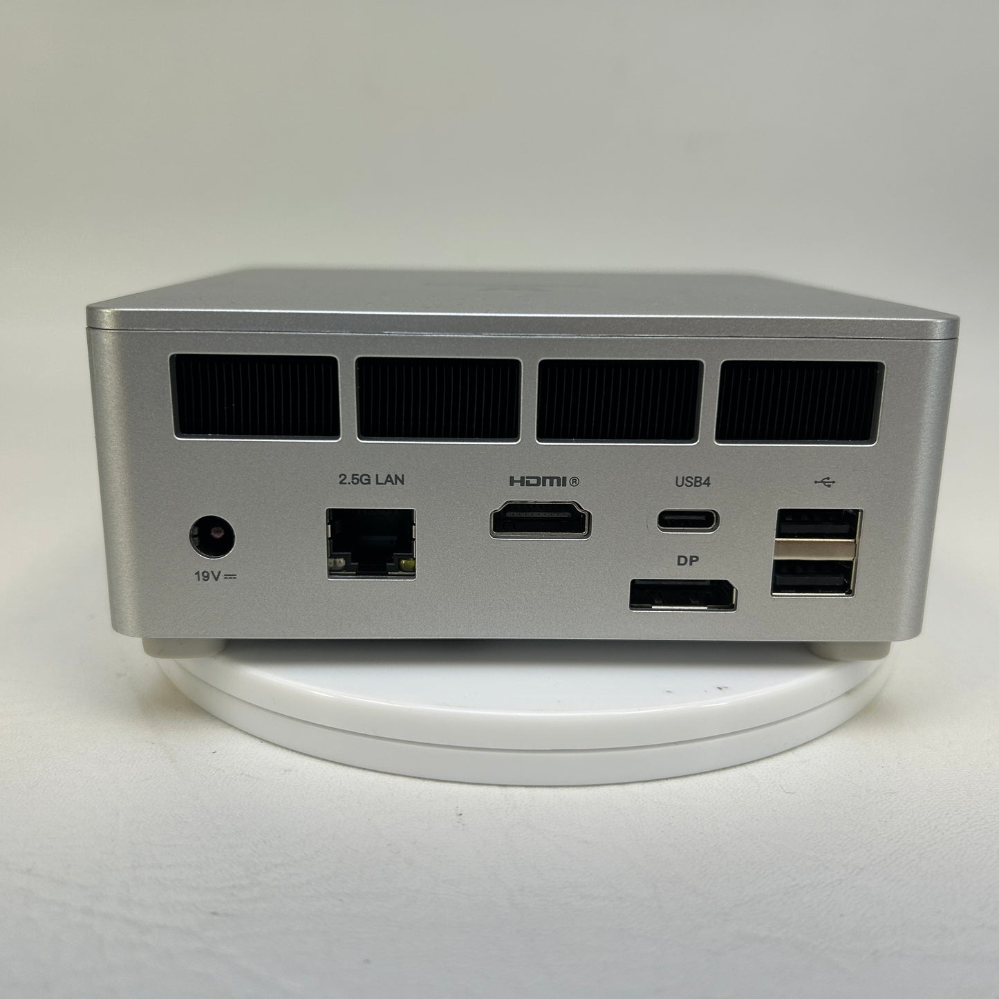 Minisforum EliteMini Series UM870 SLIM Ryzen 7 8745H 3.80GHz 32GB RAM 1TB SSD