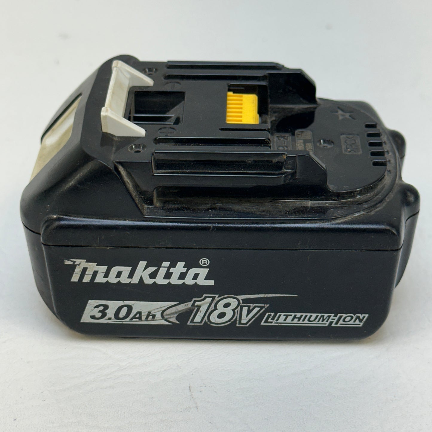 Makita BL1830B 18V Lithium-Ion Battery 3.0Ah
