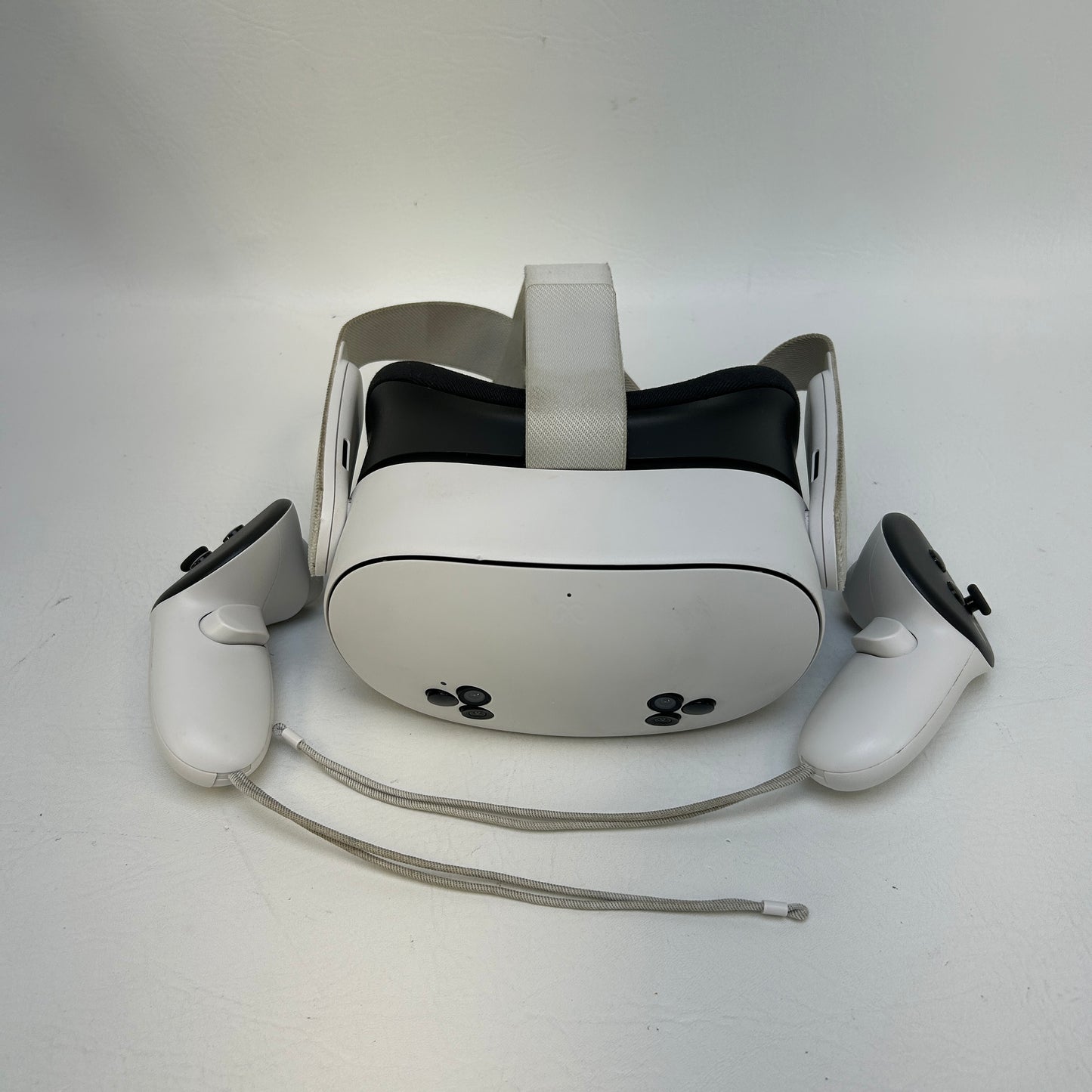 Meta Quest 3S 128GB Standalone All-in-One VR Headset P97