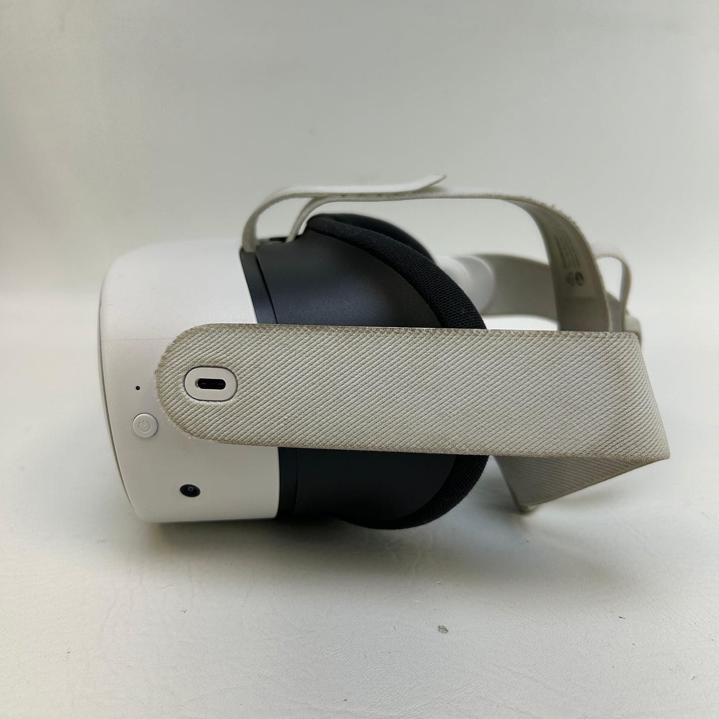 Meta Quest 3S 128GB Standalone All-in-One VR Headset P97