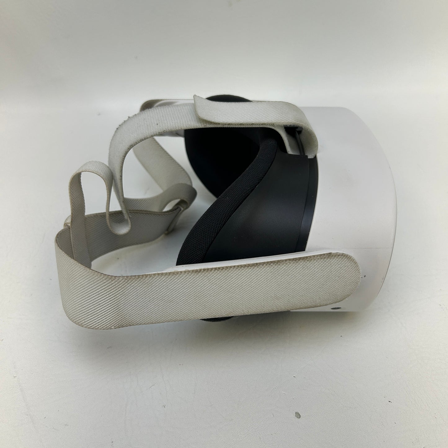 Meta Quest 3S 128GB Standalone All-in-One VR Headset P97