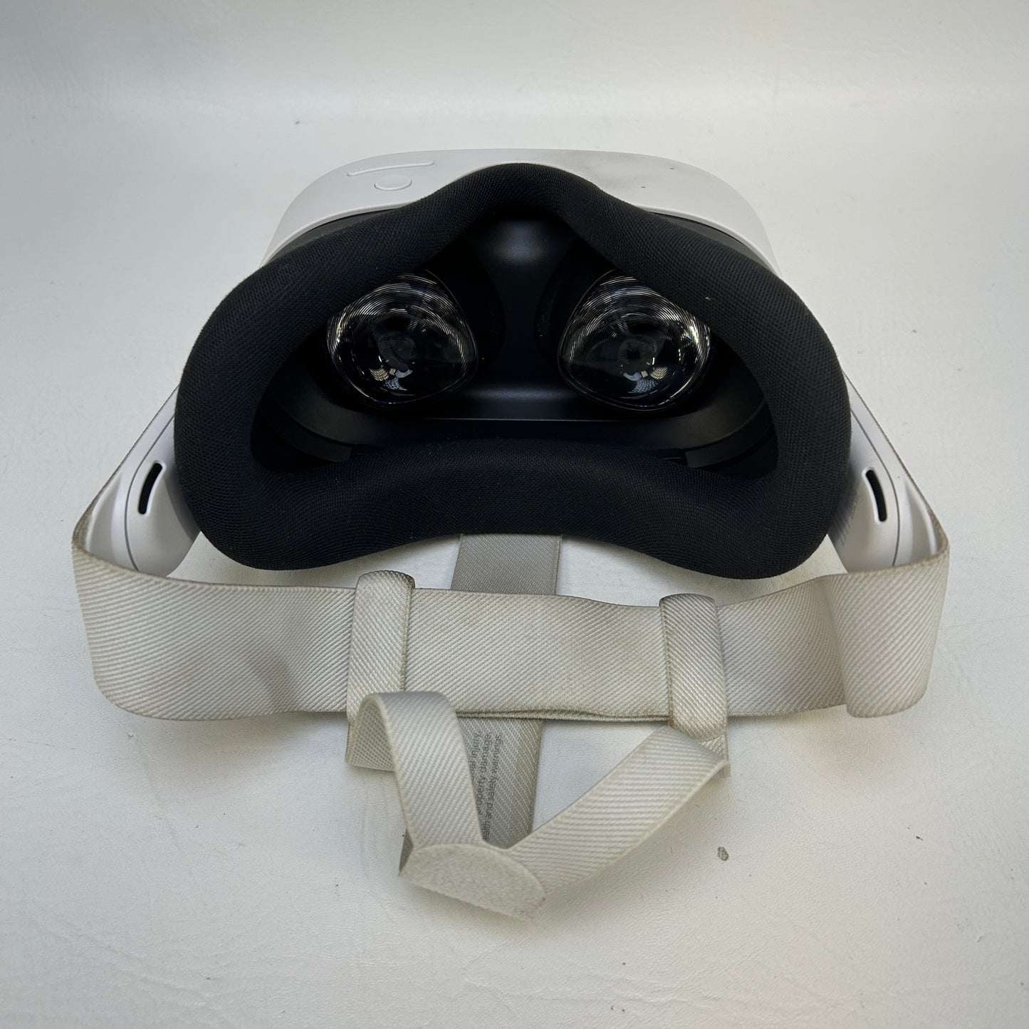 Meta Quest 3S 128GB Standalone All-in-One VR Headset P97