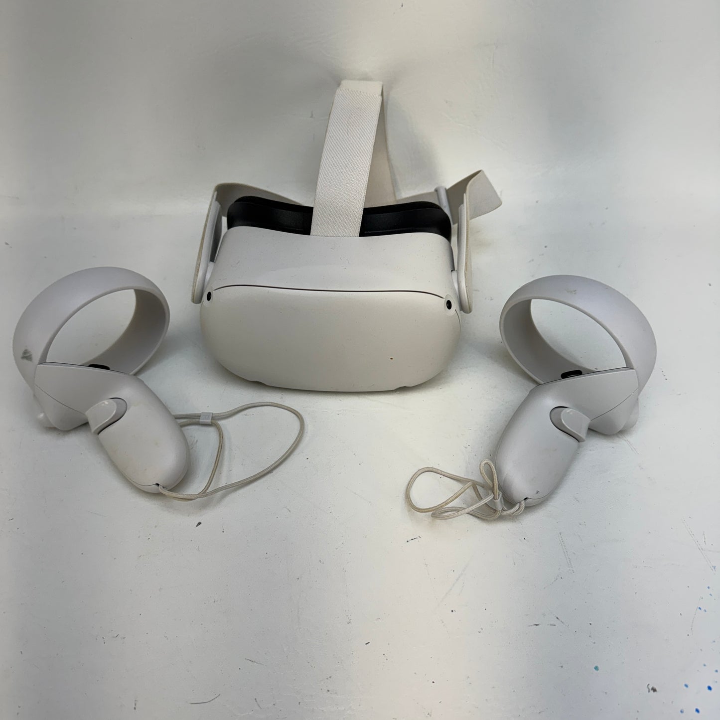 Oculus Quest 2 64GB Standalone All-in-One VR Headset KW49CM
