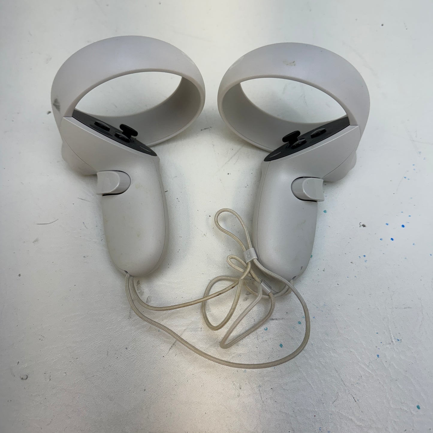 Oculus Quest 2 64GB Standalone All-in-One VR Headset KW49CM