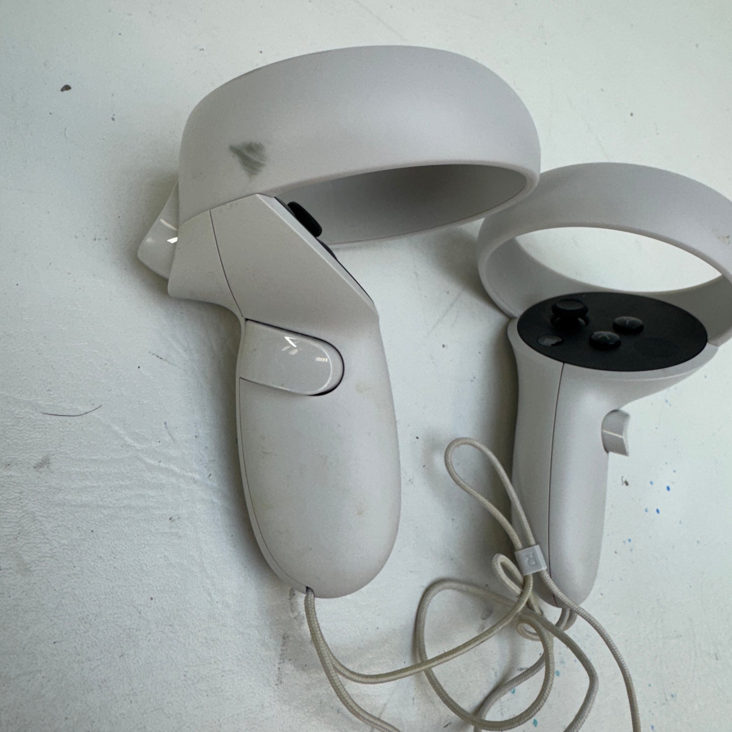 Oculus Quest 2 64GB Standalone All-in-One VR Headset KW49CM