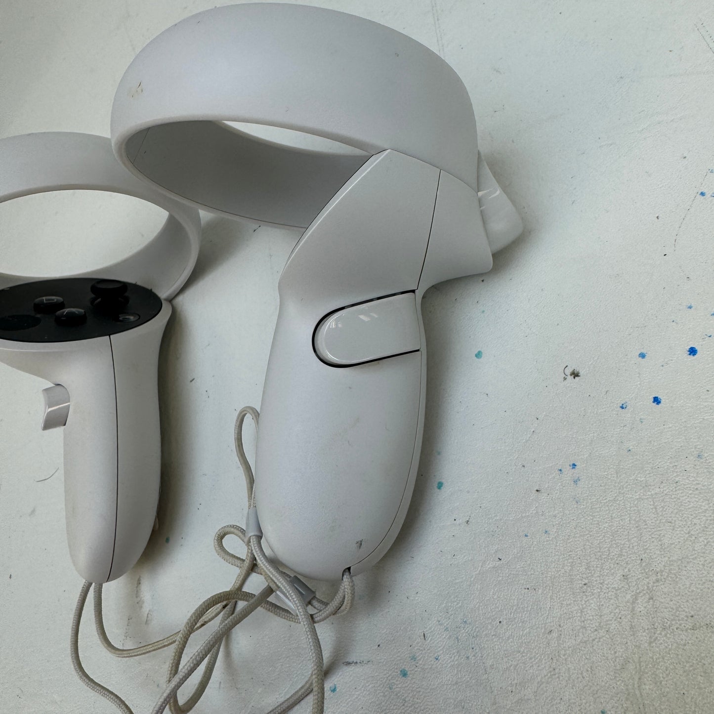 Oculus Quest 2 64GB Standalone All-in-One VR Headset KW49CM