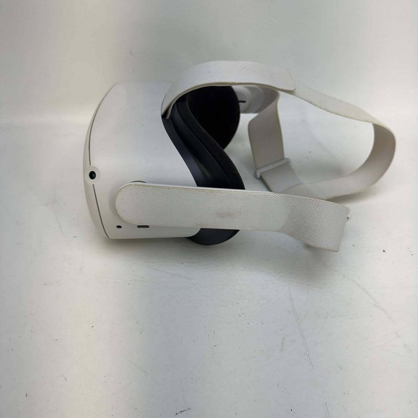 Oculus Quest 2 64GB Standalone All-in-One VR Headset KW49CM